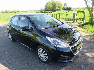  Peugeot 208 1.2 82pk  60.000km nap Pure Tech Action Navigatie Airco 2016  [ nieuwstaat 2016/8