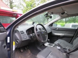 Volvo V-50 2.4 140pk 2004  [ sloop of loop picture 4