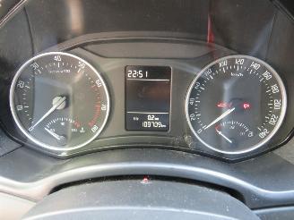 Skoda Octavia 14 TSI 109.000KM Airco 2010 parkeerschade picture 9