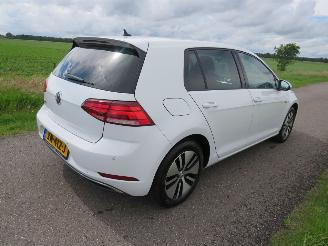Unfallwagen Volkswagen Golf E GOLF Elektrisch Automaat   90.000km 5Drs Camera Navigatie  [ nieuwstaat 2017-10 2017/10
