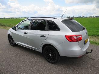 skadebil auto Seat Ibiza ST 1.4 COPA  10-2011 Airco Navigatie  spatscherm schade 2011/10