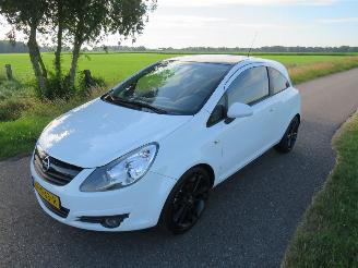 Voiture accidenté Opel Corsa Opel Corsa 1.4-16V \'111\' Edition Navigatie Airco schadevrij 2010/4