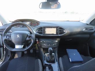 Peugeot 308 1.2 110pk Pure Tech Style 116.000km Navigatie Camera airco Clima   splinter nieuwe d riem picture 18