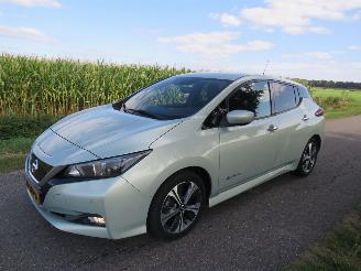 Damaged car Nissan Leaf 2.ZERO EDITION 40 kWh Elektrisch Automaat Camera Stoelverwarming Navigatie schadevrij 2018/4