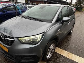 krockskadad bil auto Opel Crossland 1.2 innovation 2018/10