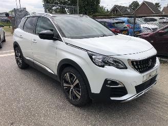 Coche accidentado Peugeot 3008 3008 1.2 2019/1