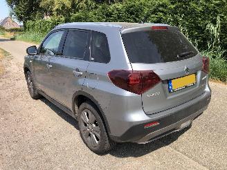 Vaurioauto  passenger cars Suzuki Vitara 1.5 hybride 4x4 vier wheeeldrive 2022/3
