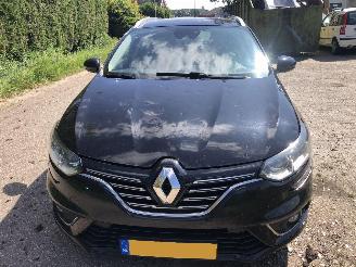 Vaurioauto  passenger cars Renault Mégane Mégane Estate 1.2 TCe Bose 2017/3