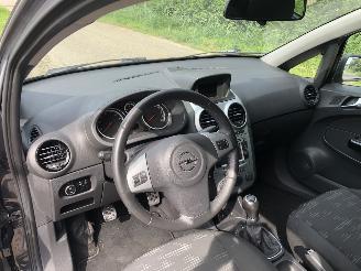 Opel Corsa 1.2 16 v berlin picture 17