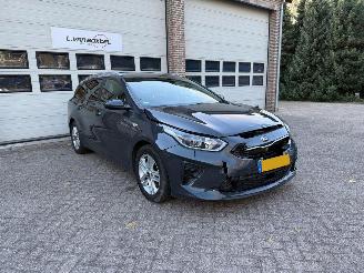 damaged passenger cars Kia Ceed 1.0 T-GDi Navi Clima Cruise 97669 Km ! 2021/5
