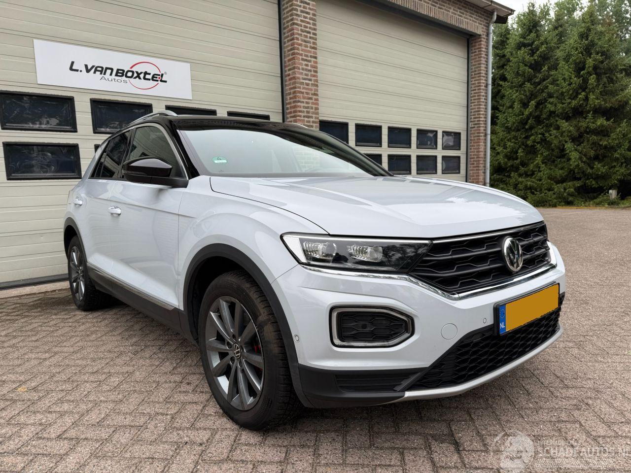 Volkswagen T-Roc 1.5 TSI Sport Automaat Pano Navi Clima Cruise