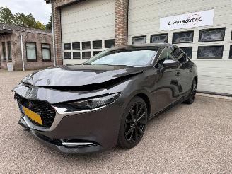 Vaurioauto  passenger cars Mazda 3 2.0 e-SkyActiv-X M Hybrid 180 Luxury Navi Clima Leder NAP ! 2020/2
