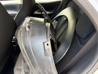 Toyota Aygo X 1.0 VVT-i MT Airco Cruise 13964 Km NAP ! picture 21