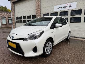 uszkodzony samochody osobowe Toyota Yaris 1.5 Full Hybrid Aspiration Automaat Navi Clima 92628 Km ! 2013/7