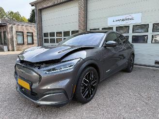 Vaurioauto  passenger cars Ford Mustang Mach-e Extended RWD 98 kWh Pano Leder NAP ! 2021/5