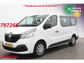 Schade bestelwagen Renault Trafic Passenger 1.6 DCI 9-Pers. Airco 2018/1