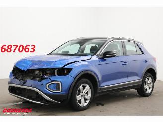 uszkodzony samochody osobowe Volkswagen T-Roc 2.0 TDI DSG 4Motion Style LED ACC Navi Clima Camera SHZ AHK 2023/7