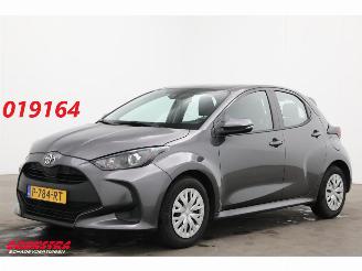 krockskadad bil auto Toyota Yaris 1.0 VVT-i Comfort ACC Airco 2022/5