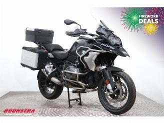 BMW R 1250 GS Triple Black 3X Pakket! picture 2