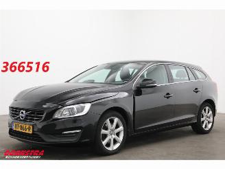 Unfallwagen Volvo V-60 1.5 T2 Aut. Polar+ BiXenon Navi Clima Cruise SHZ PDC 152.278 km! 2017/4