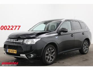 krockskadad bil auto Mitsubishi Outlander 2.0 PHEV Instyle+ X-Line Glasdak Camera ACC SHZ 2015/5
