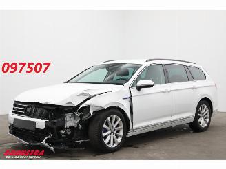 krockskadad bil auto Volkswagen Passat Variant 1.4 TSI PHEV GTE LED ACC Virtual LRHZ SHZ AHK 2021/3