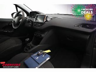 Peugeot 208 1.2 PureT. Signature Navi Camera Carplay Airco Cruise picture 11
