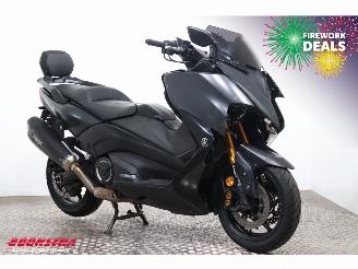 Yamaha  T-Max 530 Black Max Akrapovic picture 2