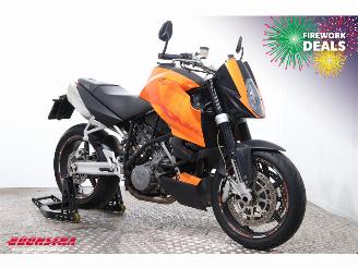 KTM  990 SuperDuke picture 2