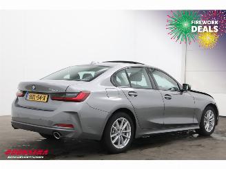 BMW 3-serie 330e Schuifdak 360° LED Cruise SHZ 4.216 km! picture 3