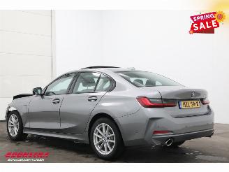 BMW 3-serie 330e Schuifdak 360° LED Cruise SHZ 4.216 km! picture 4