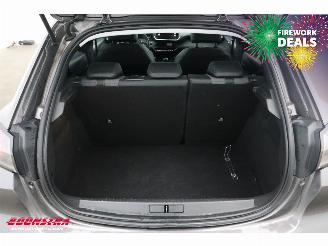 Peugeot 208 1.2 PureTech Allure Navi Clima Cruise PDC picture 24