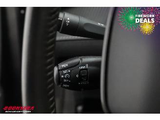 Peugeot 208 1.2 PureTech Allure Navi Clima Cruise PDC picture 19