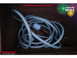 Porsche Taycan 4 93 kWh LED ACC Pano 360° Memory picture 39