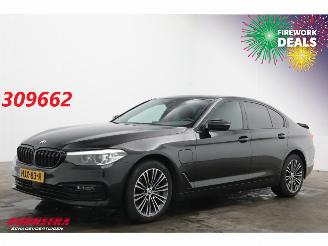 Auto incidentate BMW 5-serie 530e iPerformance WASSER SportLine Schuifdak LED ACC SHZ PDC 2018/12