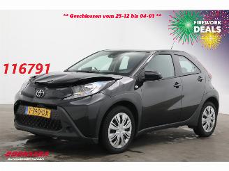 damaged passenger cars Toyota Aygo 1.0 VVT-i MT Play ACC Bluetooth Airco Camera 2023/6