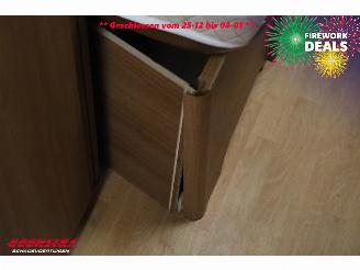 Kabe  Ametist 560 GLE Solar Mover Single Beds picture 12