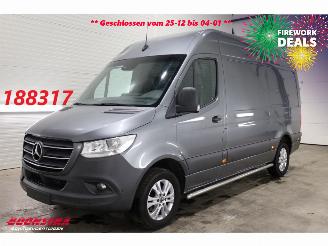 krockskadad bil bedrijf Mercedes Sprinter 319 CDI V6 7G-Tronic 360° Leder Navi Airco Cruise PDC AHK 2019/12