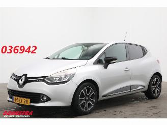 skadebil auto Renault Clio 0.9 TCe Expression Navi Airco Cruise PDC 2013/12
