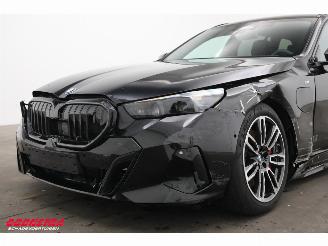 BMW 5-serie Touring 550e M-Sport xDrive Carbon HUD H/K ACC Memory 360° picture 17