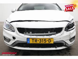 Volvo V-60 2.0 T4 Aut. R-Design Schuifdak Leder Navi Clima Cruise Camera SHZ PDC AHK picture 6