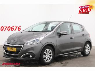 skadebil auto Peugeot 208 1.2 PureTech Blue Lion 5-DRS Navi Airco Cruise PDC 41.267 km! 2017/11