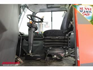 Kalmar  TT618I Terminal tractor Cummins picture 11