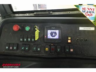 Kalmar  TT618I Terminal tractor Cummins picture 16