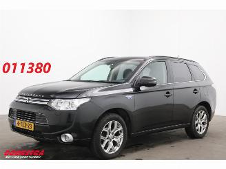 Auto incidentate Mitsubishi Outlander 2.0 PHEV Instyle 4WD Leder Schuifdak Navi Clima Cruise SHZ AHK 2014/3