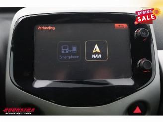 Toyota Aygo 1.0 VVT-i x-play Aut. Airco Camera Bluetooth 98.797 km! picture 17