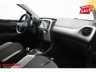 Toyota Aygo 1.0 VVT-i x-play Aut. Airco Camera Bluetooth 98.797 km! picture 7