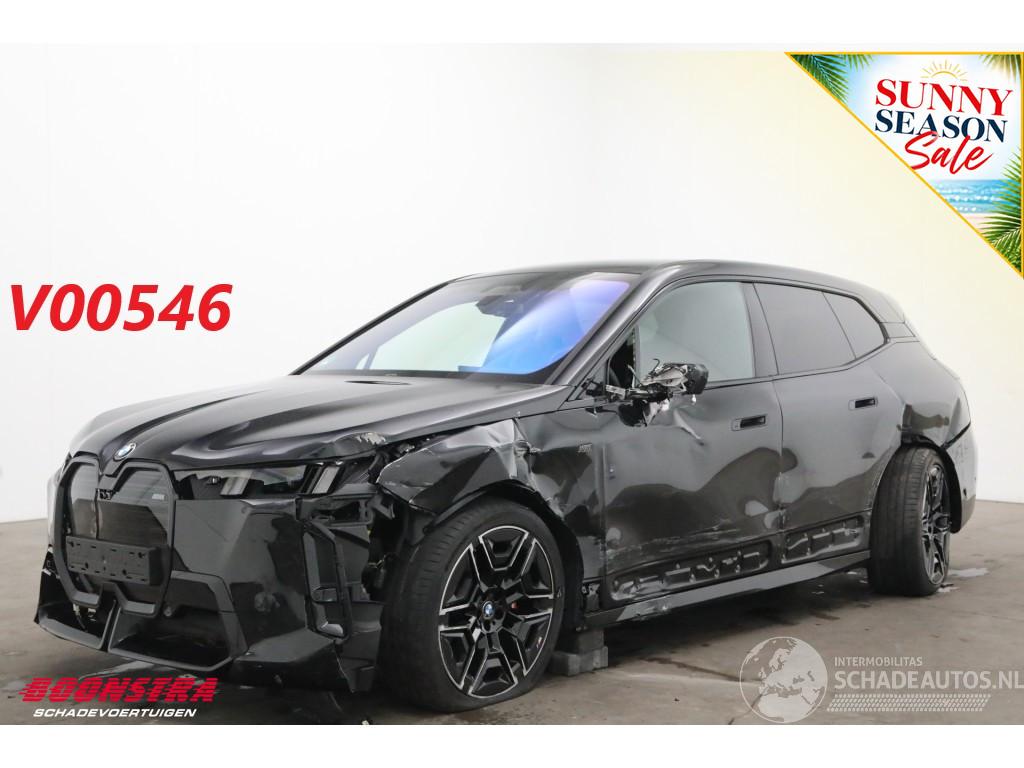 BMW iX xDrive M70 112 kWh Pano LED ACC B&W Memory 360° AHK