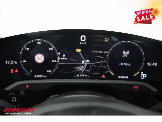 Porsche Taycan 79 kWh Pano LED Leder Cruise SHZ picture 17