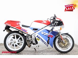 Honda VFR 400 R picture 7
